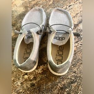 Hey Dudes men size 8